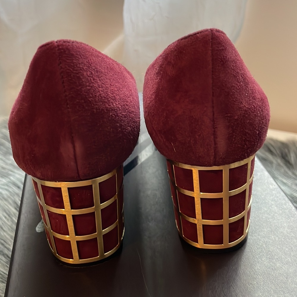 NIB - Suede Pumps - Picture 6 of 6